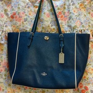 Coach designer brand tote bag and purse